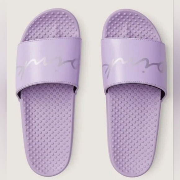VS Pink Slides Sz L 9/10 NWT Lilac w/ Silver Script Print - Picture 1 of 5